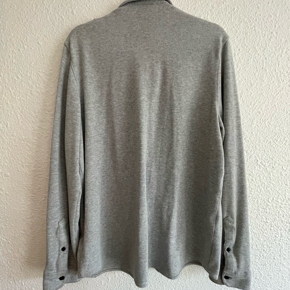 TWO Faherty Legend sweater shirts in grey twill and olive - Picture 5 of 16